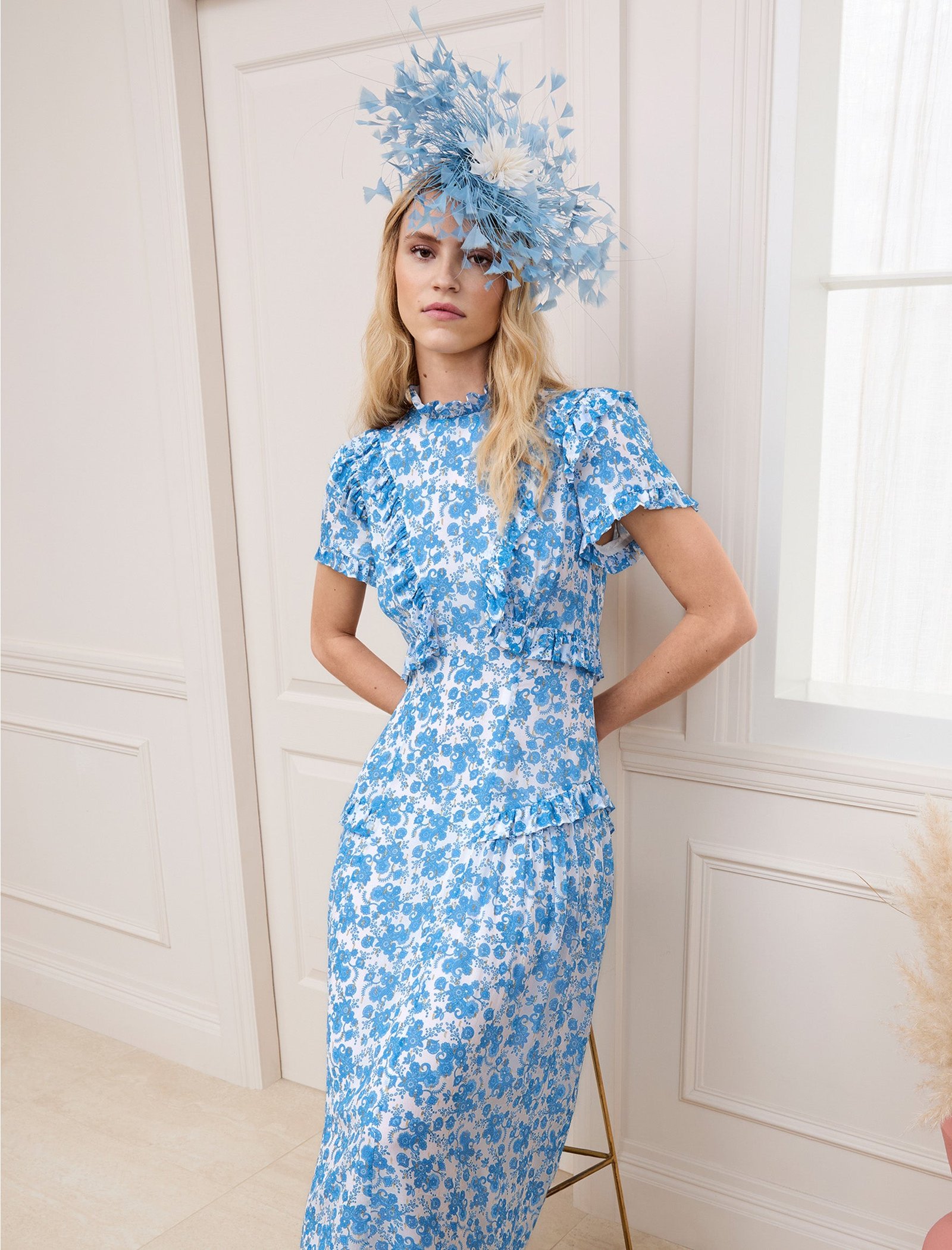 Mirabel Gold Metallic Fil Coupé Maxi Dress - White Blue Paisley Print - Image 3